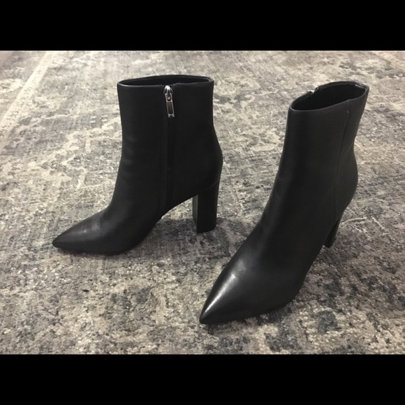 marc fisher ulani heeled bootie